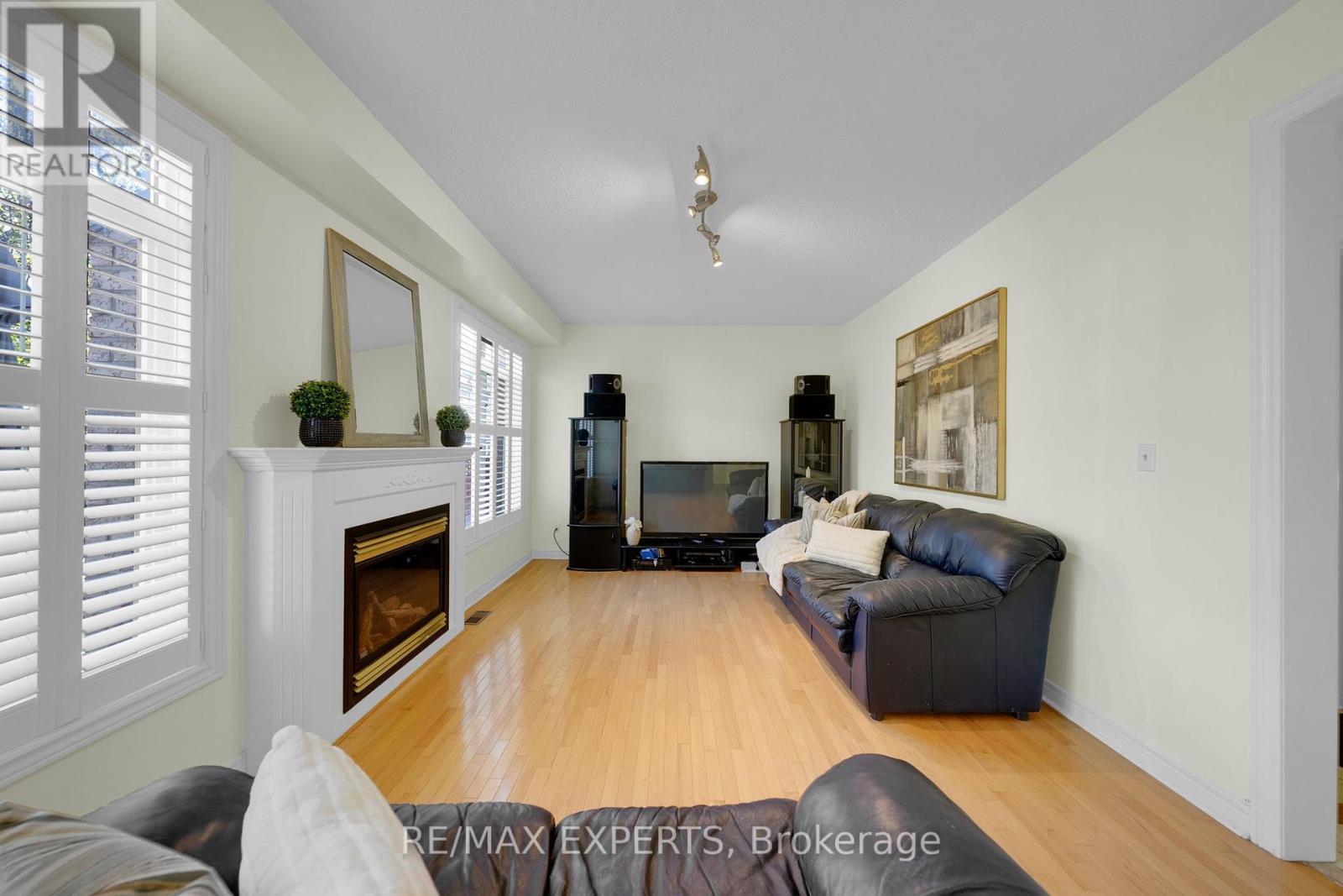 119 Vellore Avenue, Vaughan (Vellore Village), Ontario  L4H 2W4 - Photo 20 - N12456111