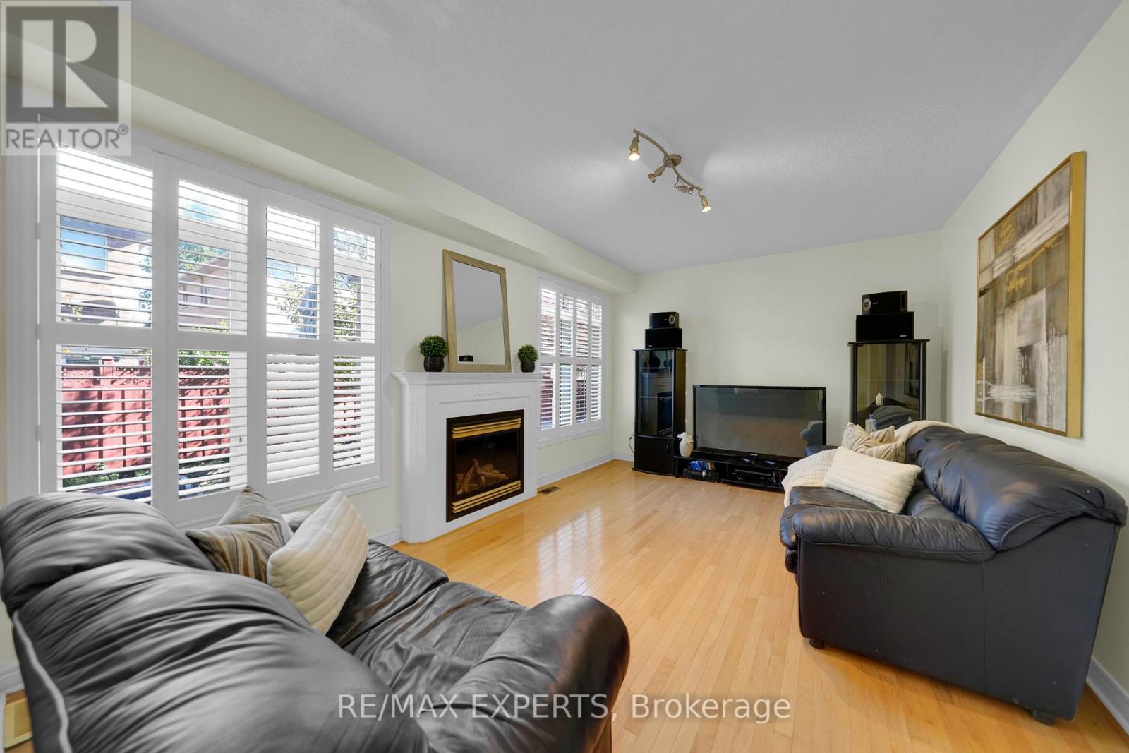 119 Vellore Avenue, Vaughan (Vellore Village), Ontario  L4H 2W4 - Photo 21 - N12456111