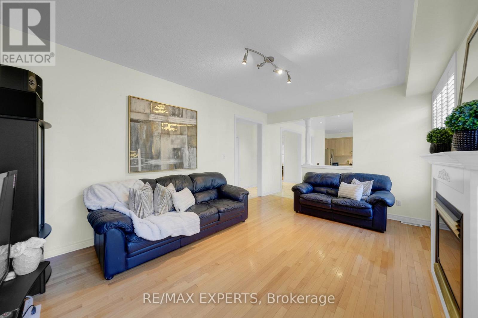 119 Vellore Avenue, Vaughan (Vellore Village), Ontario  L4H 2W4 - Photo 22 - N12456111