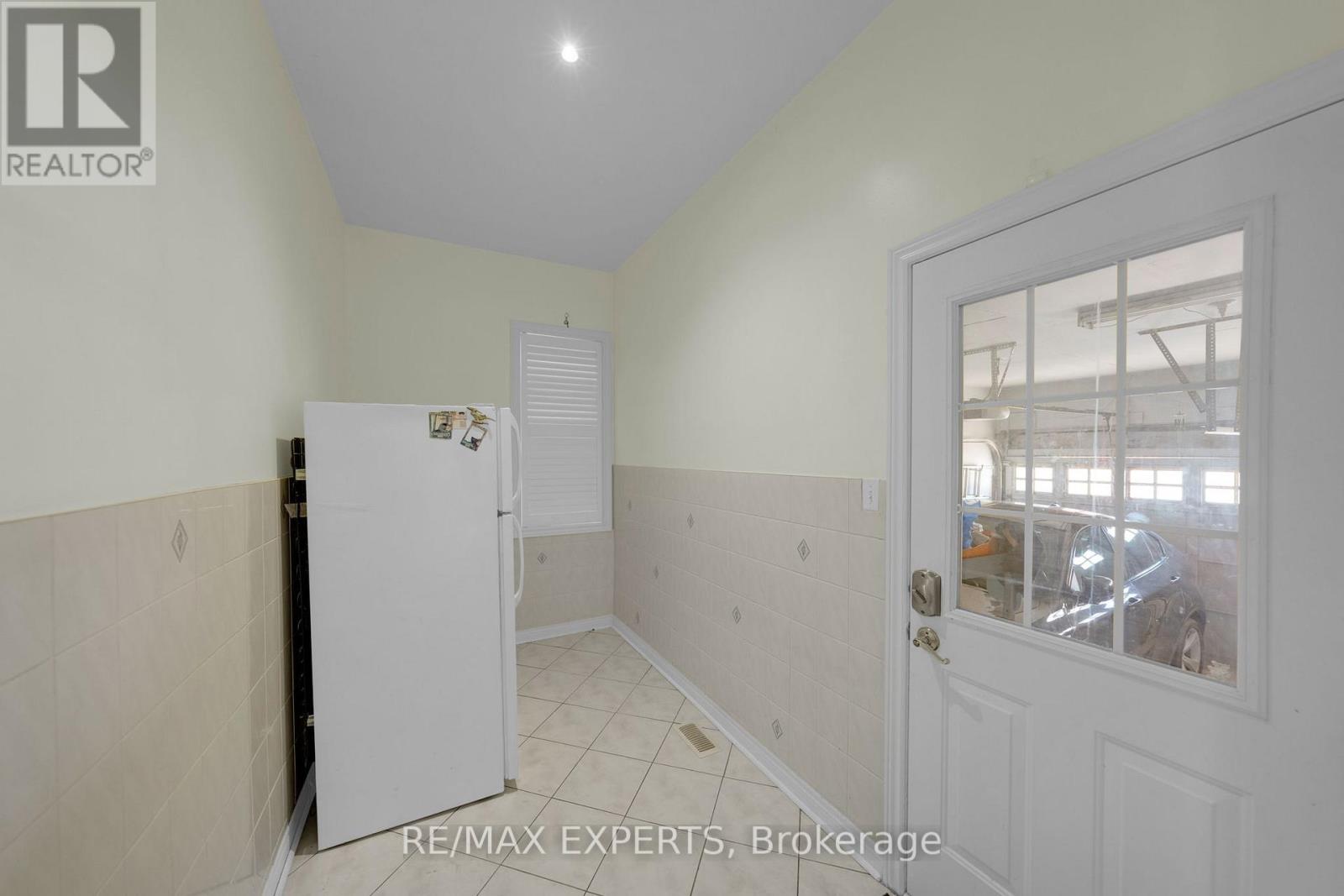 119 Vellore Avenue, Vaughan (Vellore Village), Ontario  L4H 2W4 - Photo 23 - N12456111