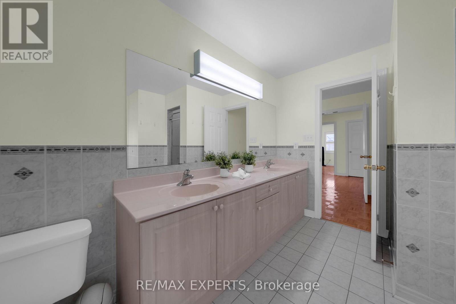 119 Vellore Avenue, Vaughan (Vellore Village), Ontario  L4H 2W4 - Photo 30 - N12456111