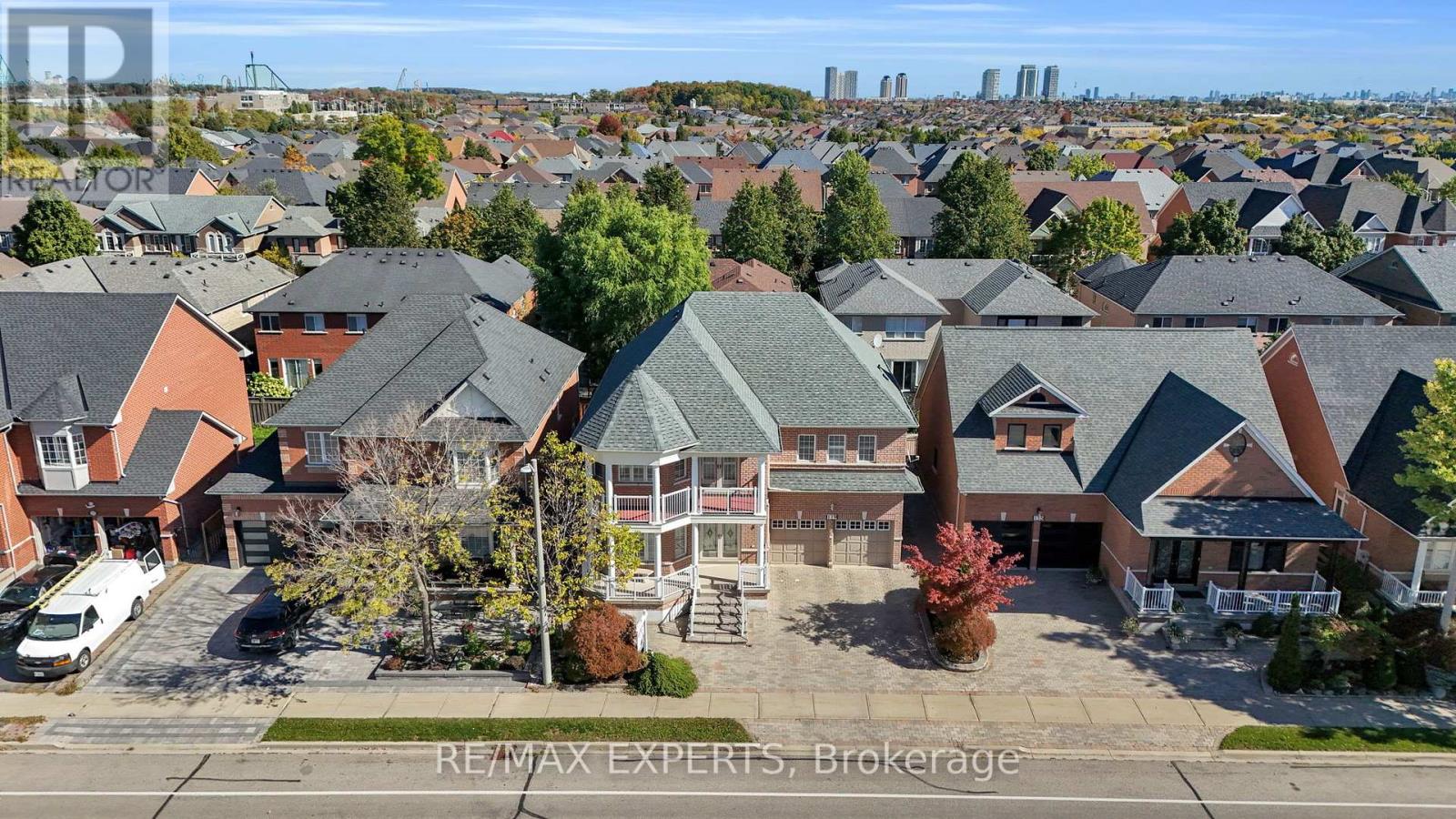 119 Vellore Avenue, Vaughan (Vellore Village), Ontario  L4H 2W4 - Photo 6 - N12456111