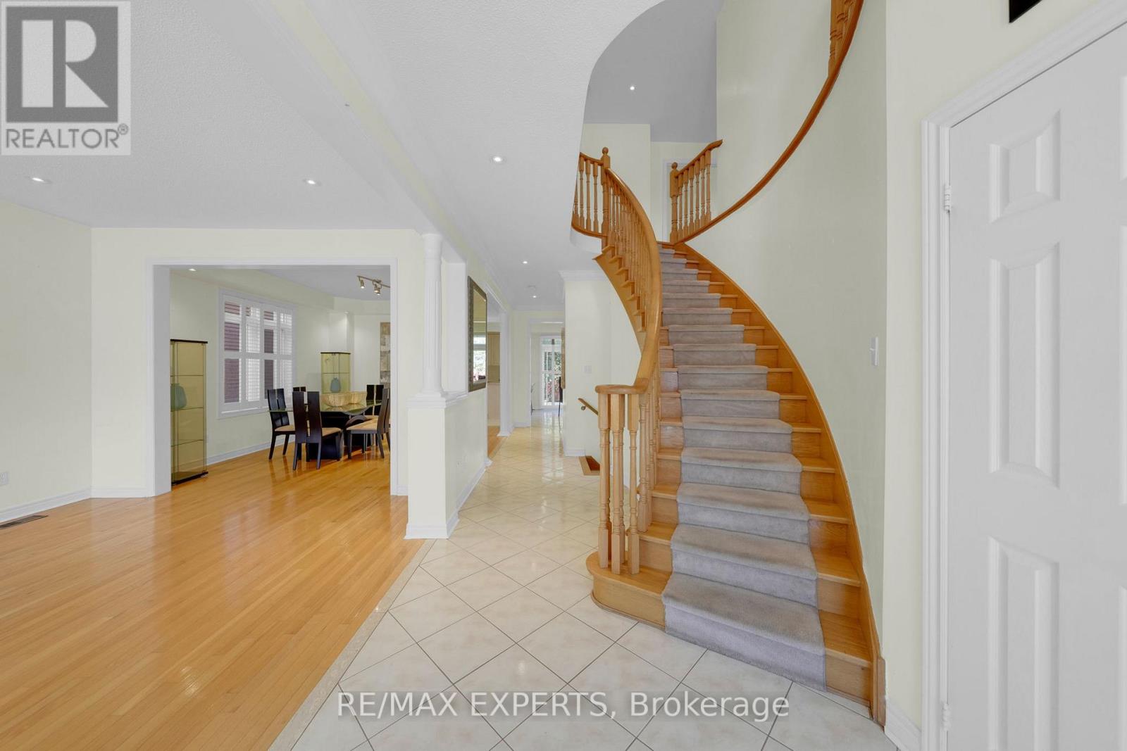 119 Vellore Avenue, Vaughan (Vellore Village), Ontario  L4H 2W4 - Photo 8 - N12456111