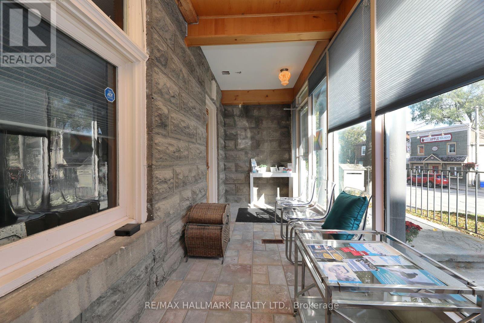 78 Main Street S, Newmarket (Central Newmarket), Ontario  L3Y 3Y6 - Photo 6 - N12456139