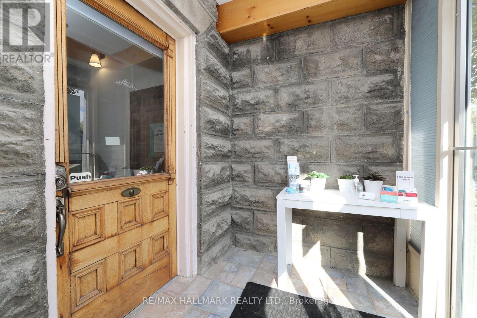 78 Main Street S, Newmarket (Central Newmarket), Ontario  L3Y 3Y6 - Photo 7 - N12456139