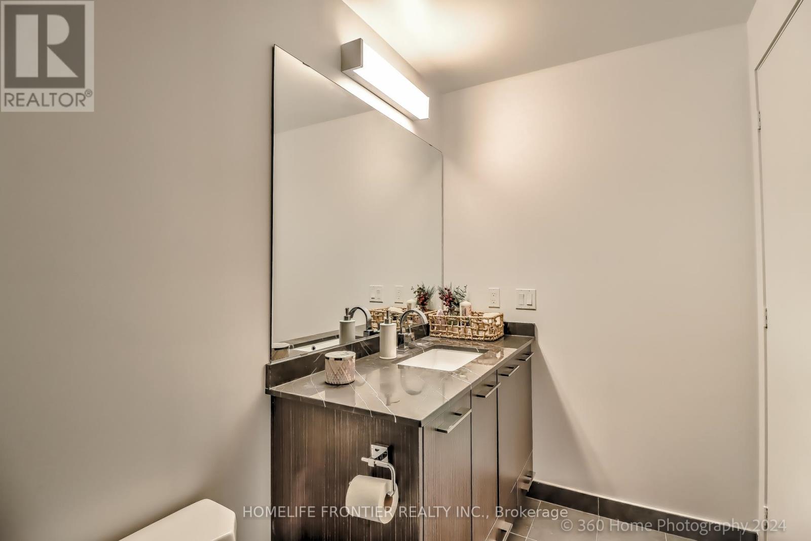 344 - 9471 Yonge Street, Richmond Hill, Ontario  L4C 1V4 - Photo 12 - N12456157