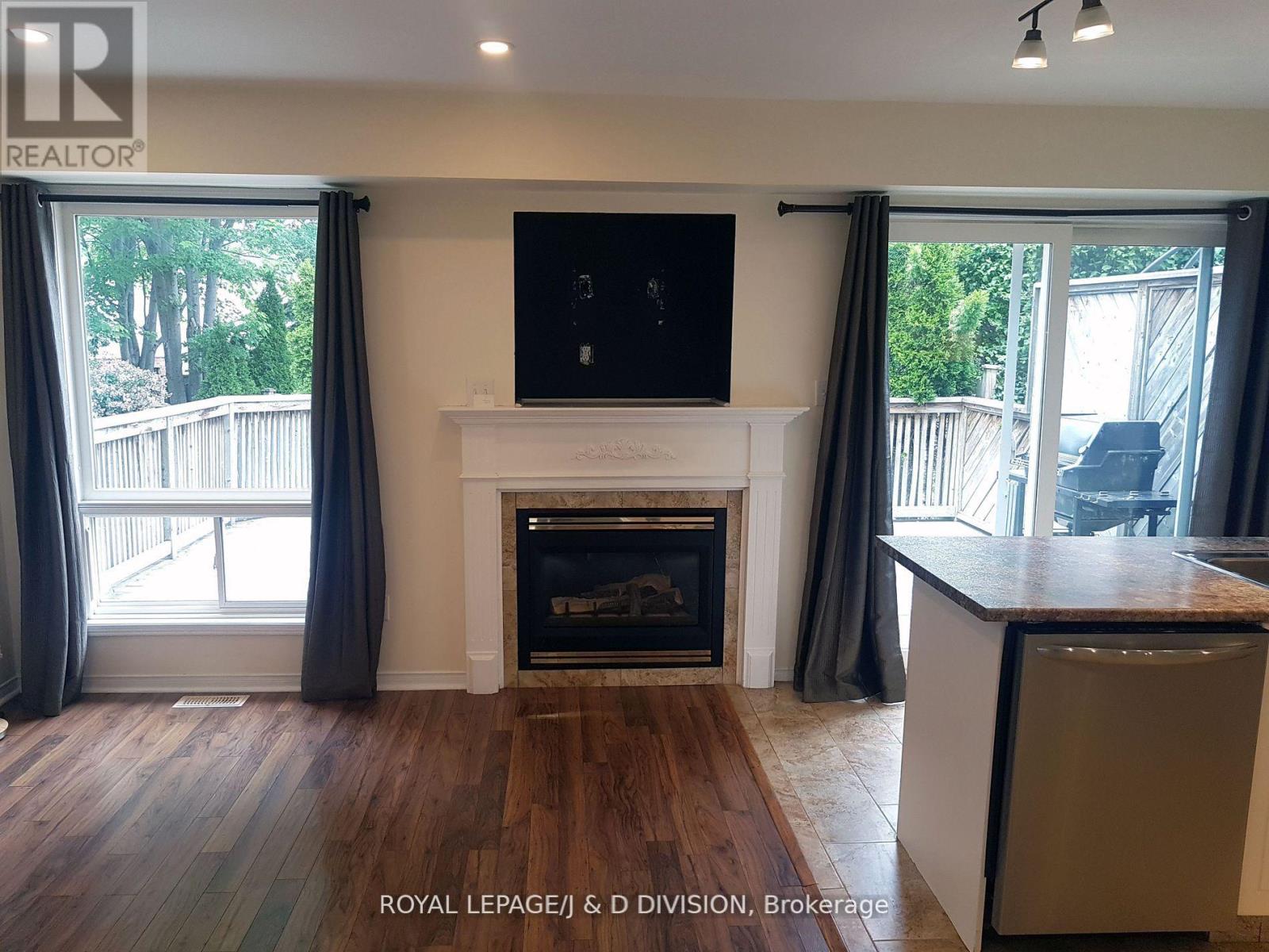 554 Heddle Crescent, Newmarket, Ontario  L3X 2K7 - Photo 8 - N12456183