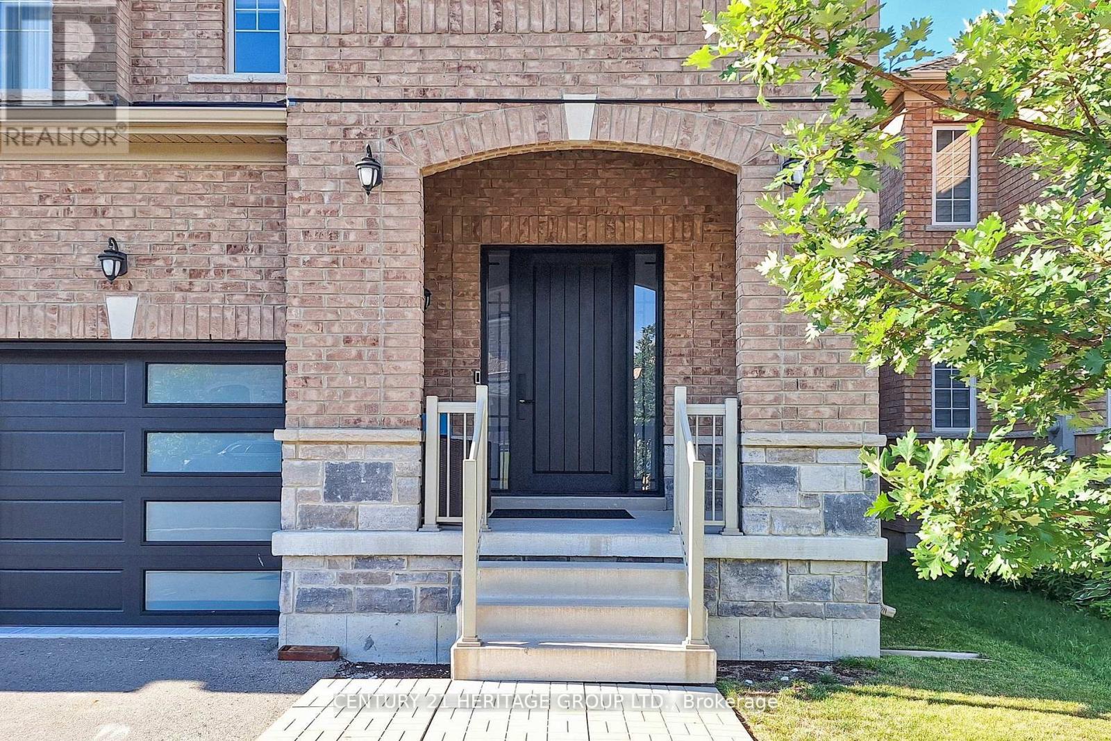 12 Tupling Street, Bradford West Gwillimbury (Bradford), Ontario  L3Z 0W8 - Photo 2 - N12456203