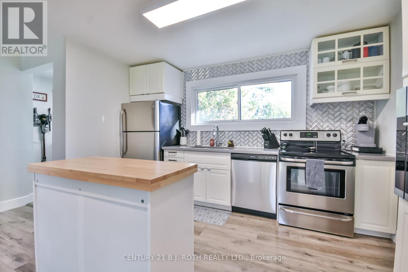 191 George Street, Midland, Ontario  L4R 2W3 - Photo 12 - S12456126