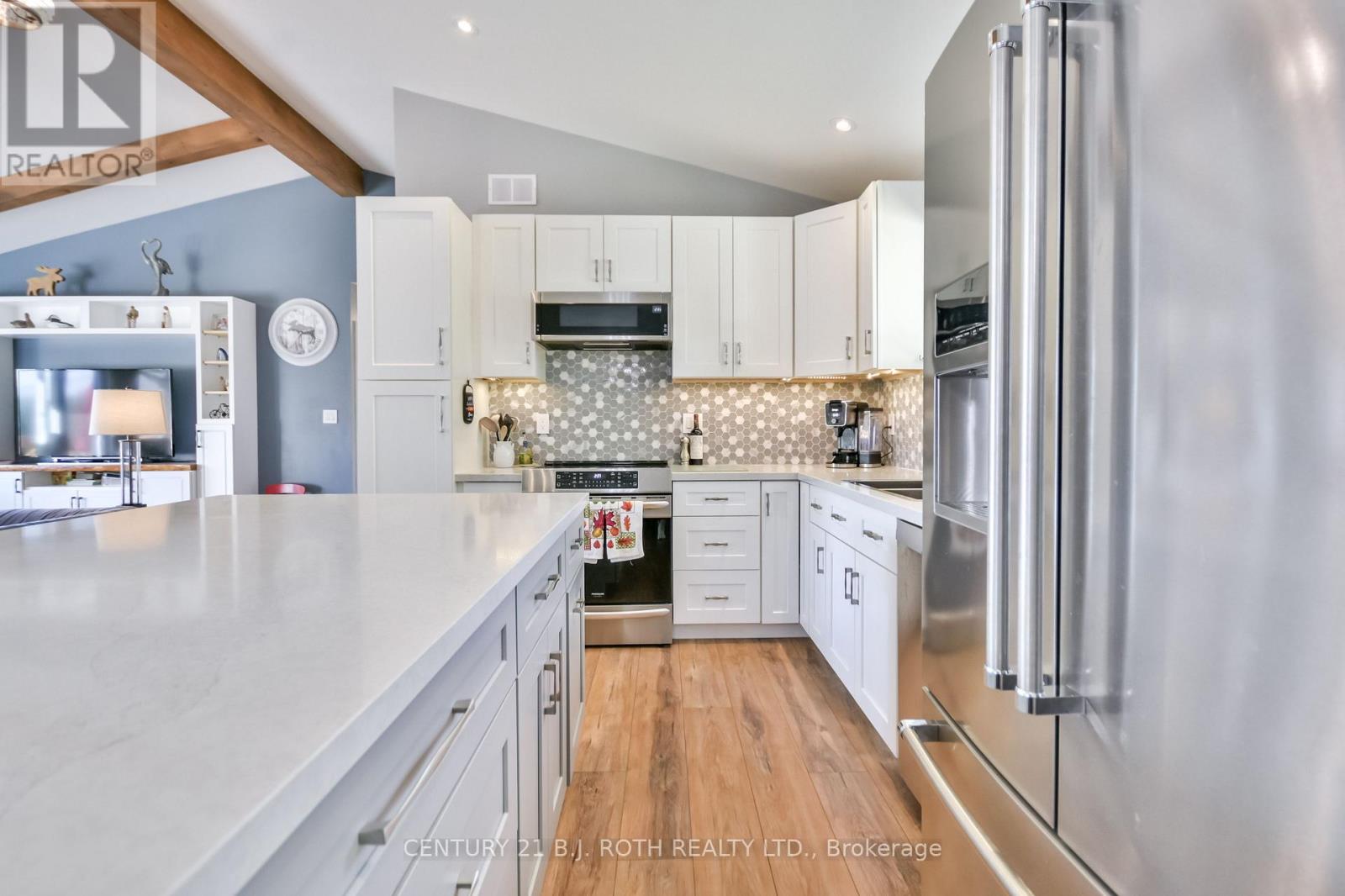 3371 Lake St. George Boulevard, Severn, Ontario  L0K 2B0 - Photo 14 - S12456140