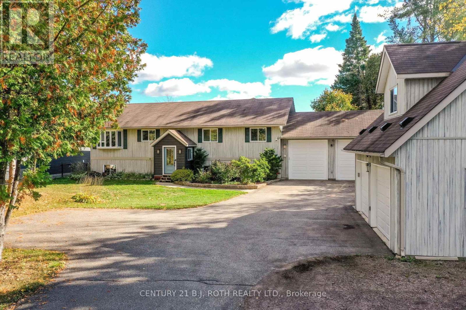 3371 Lake St. George Boulevard, Severn, Ontario  L0K 2B0 - Photo 7 - S12456140