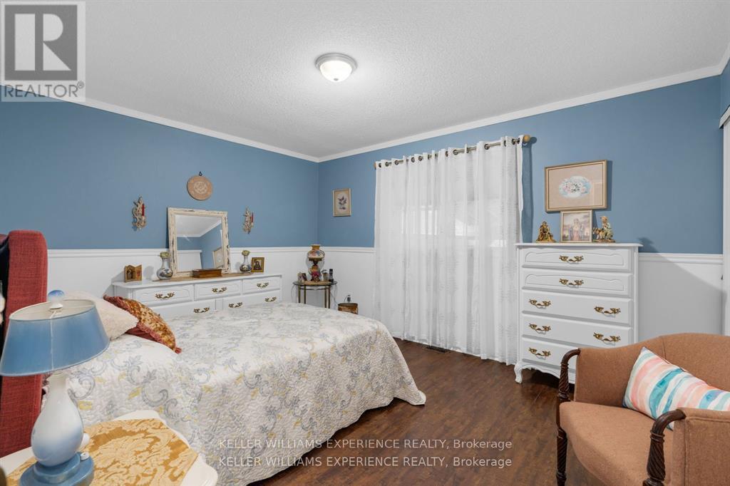 204 Dyer Drive, Wasaga Beach, Ontario  L9Z 1L9 - Photo 10 - S12456188