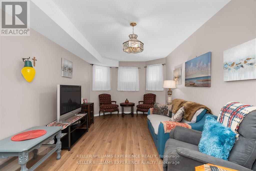 204 Dyer Drive, Wasaga Beach, Ontario  L9Z 1L9 - Photo 13 - S12456188