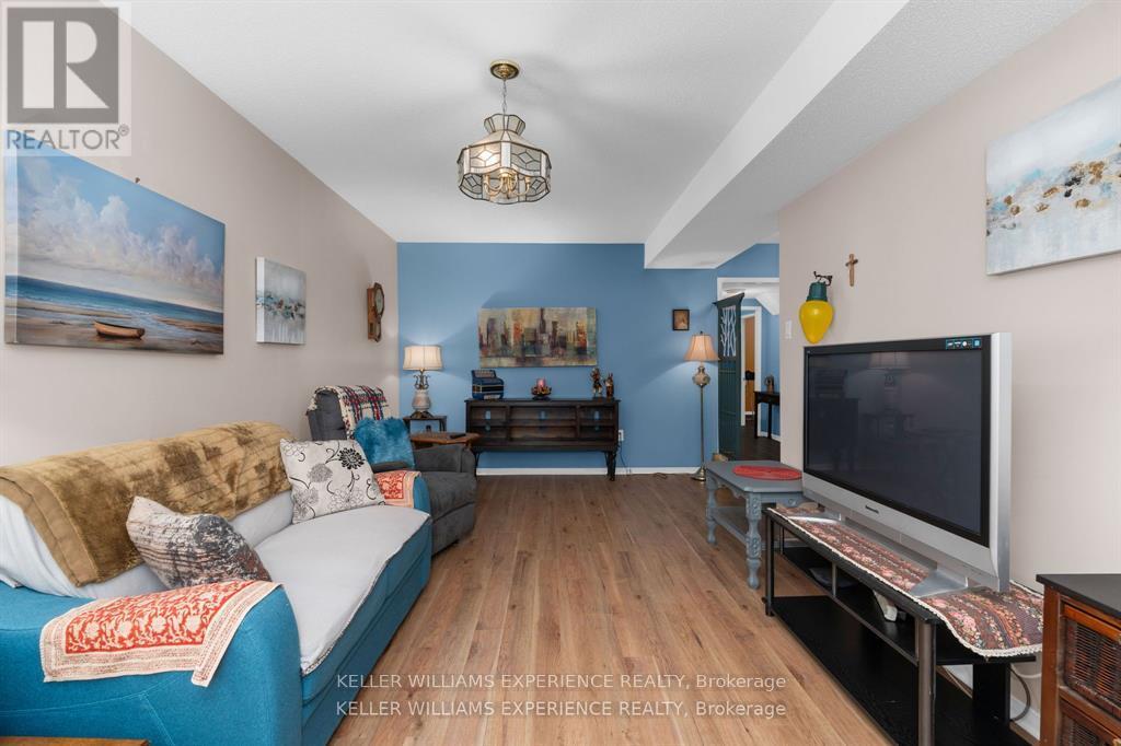 204 Dyer Drive, Wasaga Beach, Ontario  L9Z 1L9 - Photo 14 - S12456188