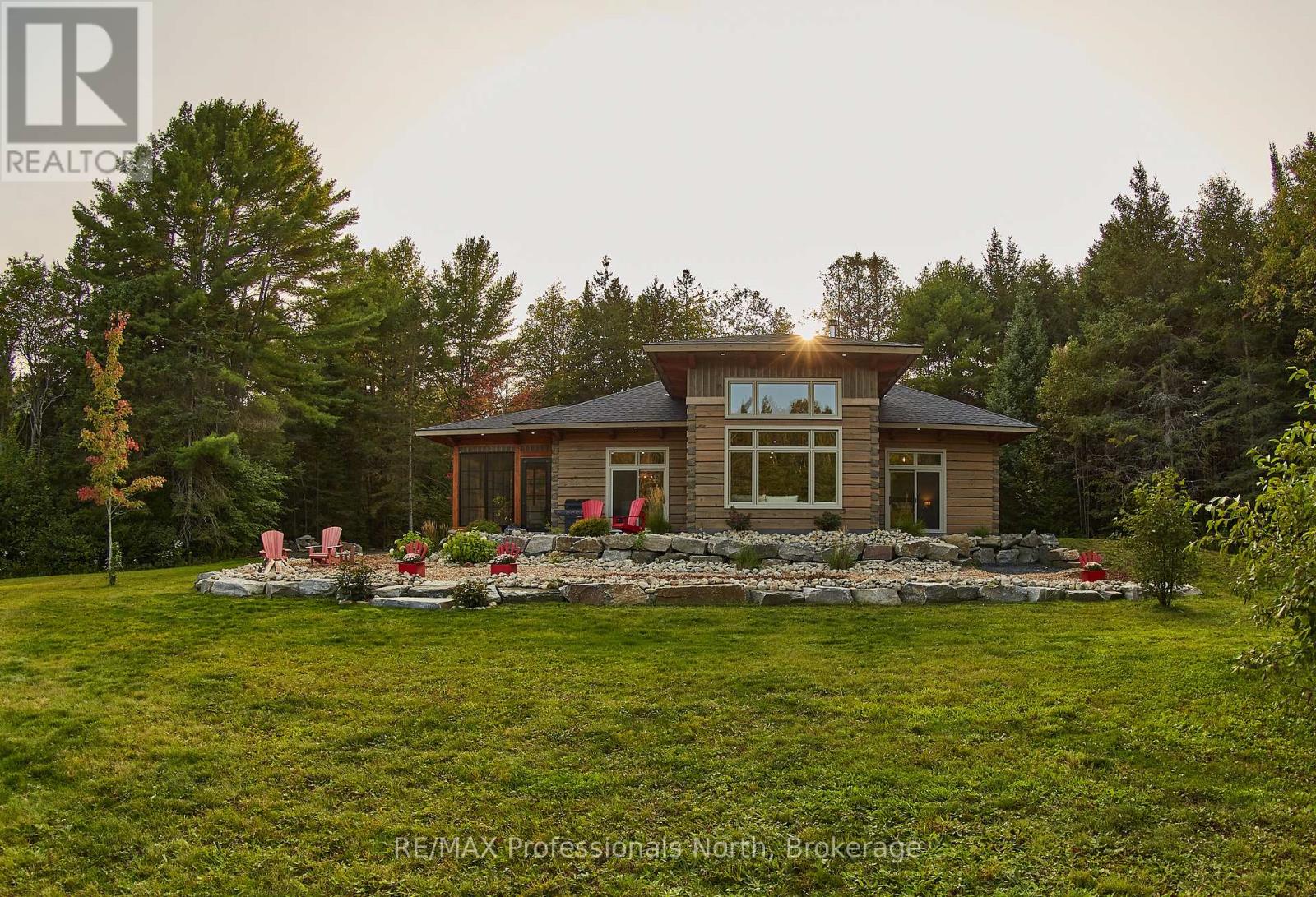 203 Bonnell Road, Bracebridge (Macaulay), Ontario  P1L 0M1 - Photo 2 - X12456216