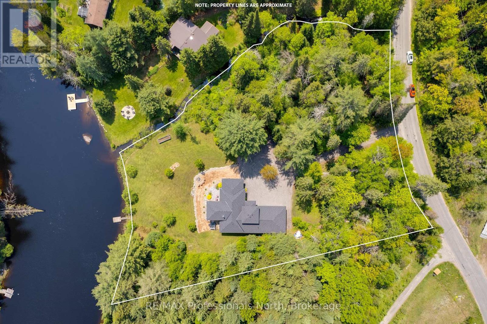 203 Bonnell Road, Bracebridge (Macaulay), Ontario  P1L 0M1 - Photo 5 - X12456216