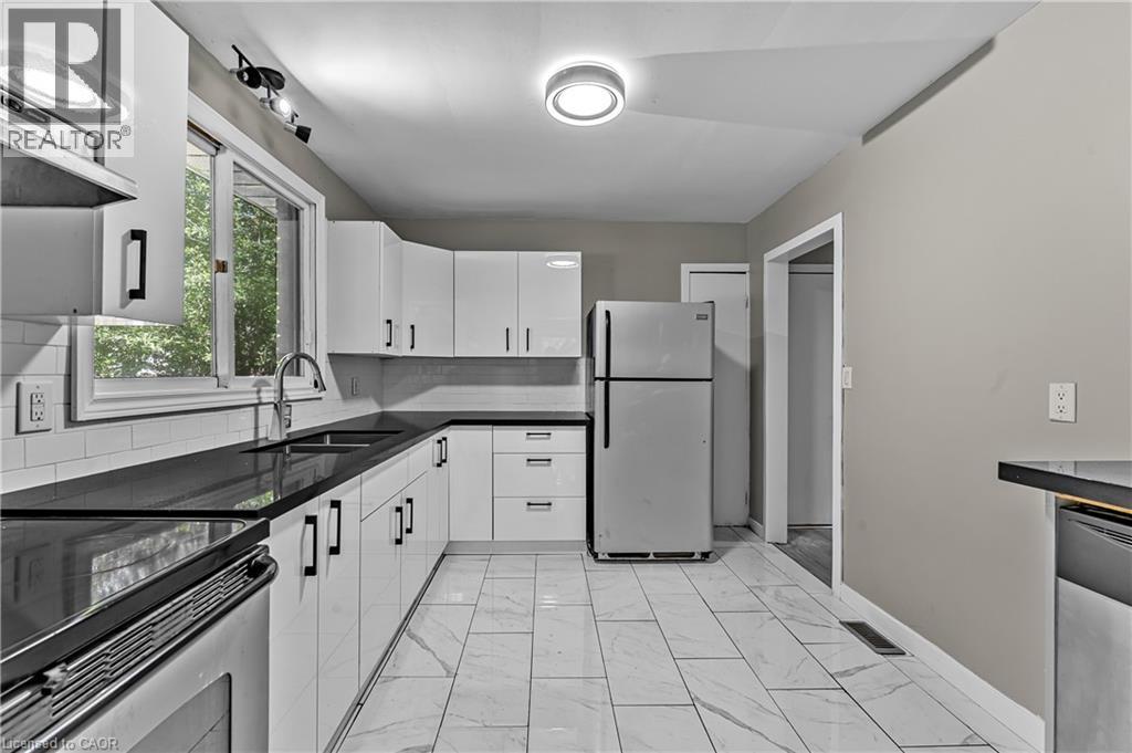 Property at 335 WILLIAM Street image 4