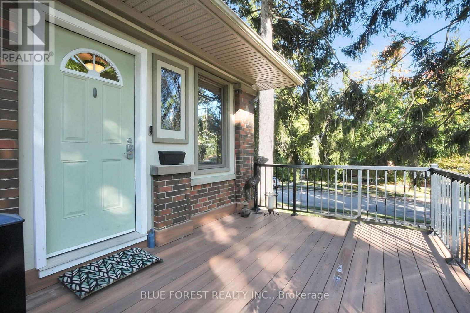 281 Cathcart Street, London South, Ontario  N6C 3N6 - Photo 3 - X12456255