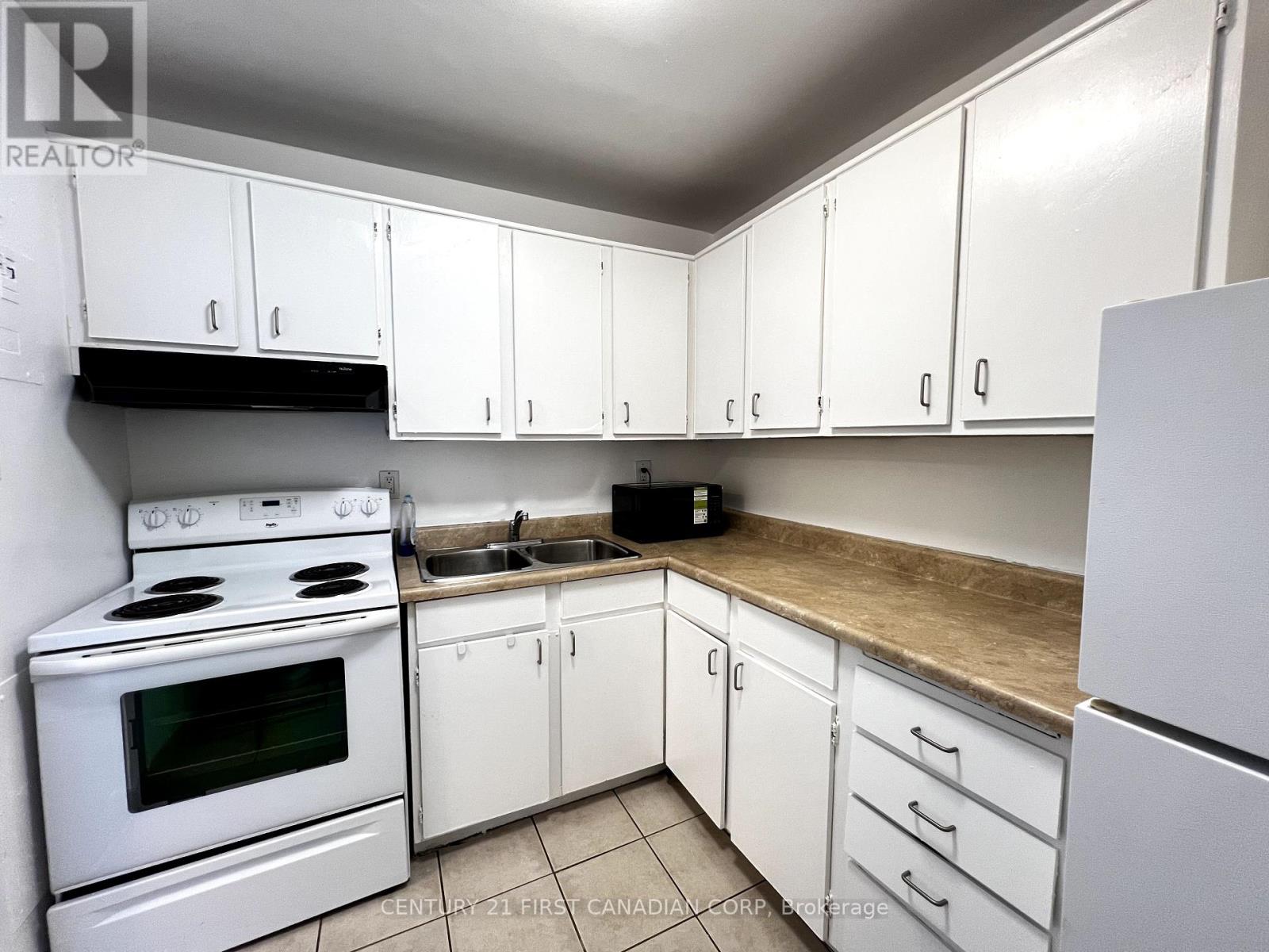 612 - 583 Mornington Avenue, London East (East G), Ontario  N5Y 3E9 - Photo 10 - X12456268