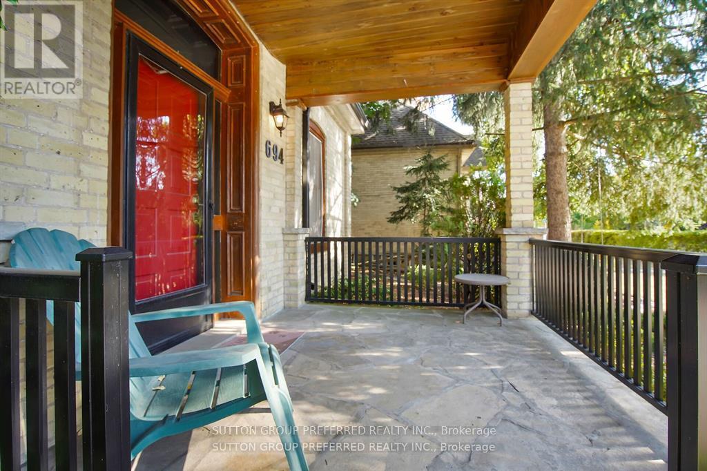 694 Colborne Street, London East (East F), Ontario  N6A 3Z5 - Photo 4 - X12456271