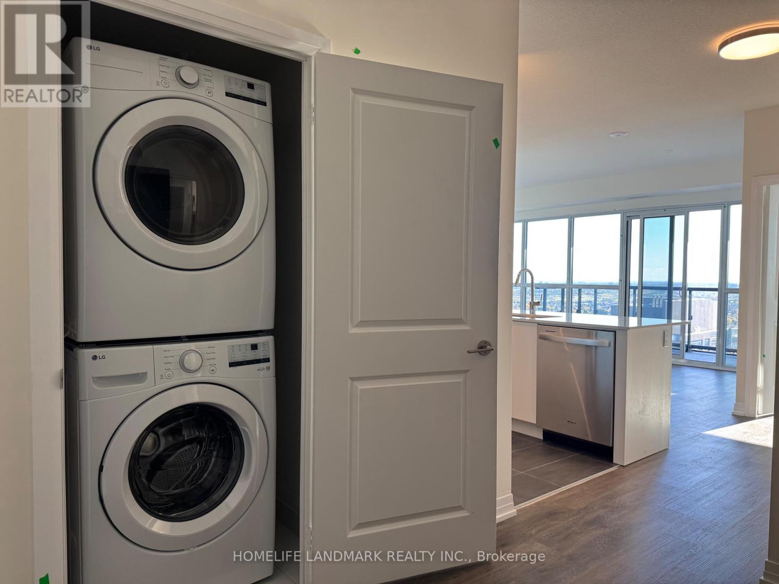 2604 - 15 Watergarden Drive, Mississauga, Ontario  L5R 1B2 - Photo 6 - W12456065