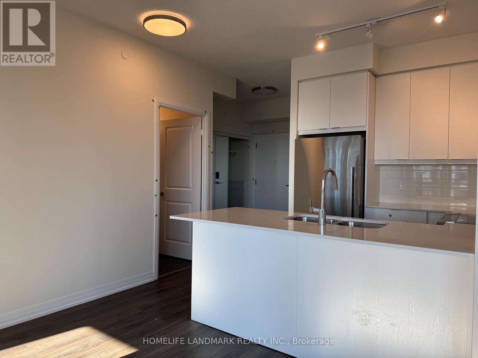 2604 - 15 Watergarden Drive, Mississauga, Ontario  L5R 1B2 - Photo 9 - W12456065