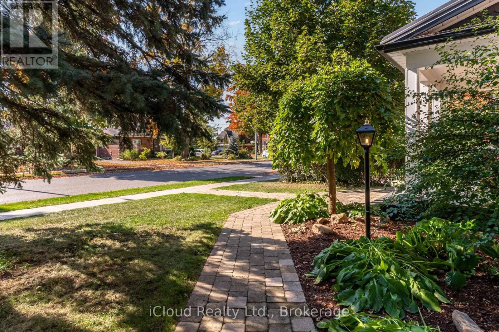 63 Zina Street, Orangeville, Ontario  L9W 1E5 - Photo 4 - W12456090