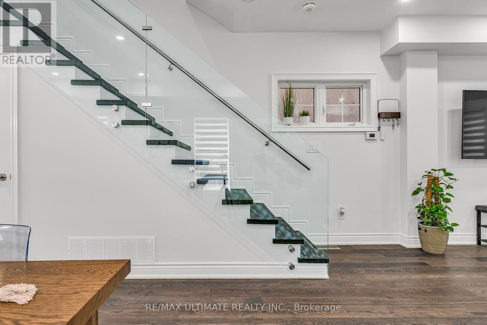 420 Harvie Avenue, Toronto, Ontario  M6E 4L8 - Photo 11 - W12456096