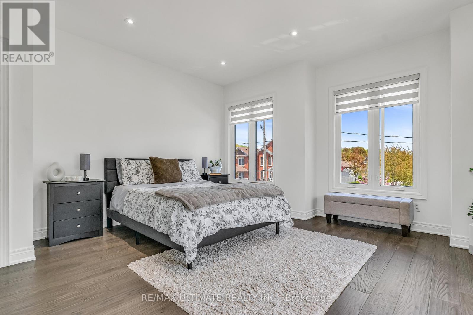 420 Harvie Avenue, Toronto, Ontario  M6E 4L8 - Photo 15 - W12456096