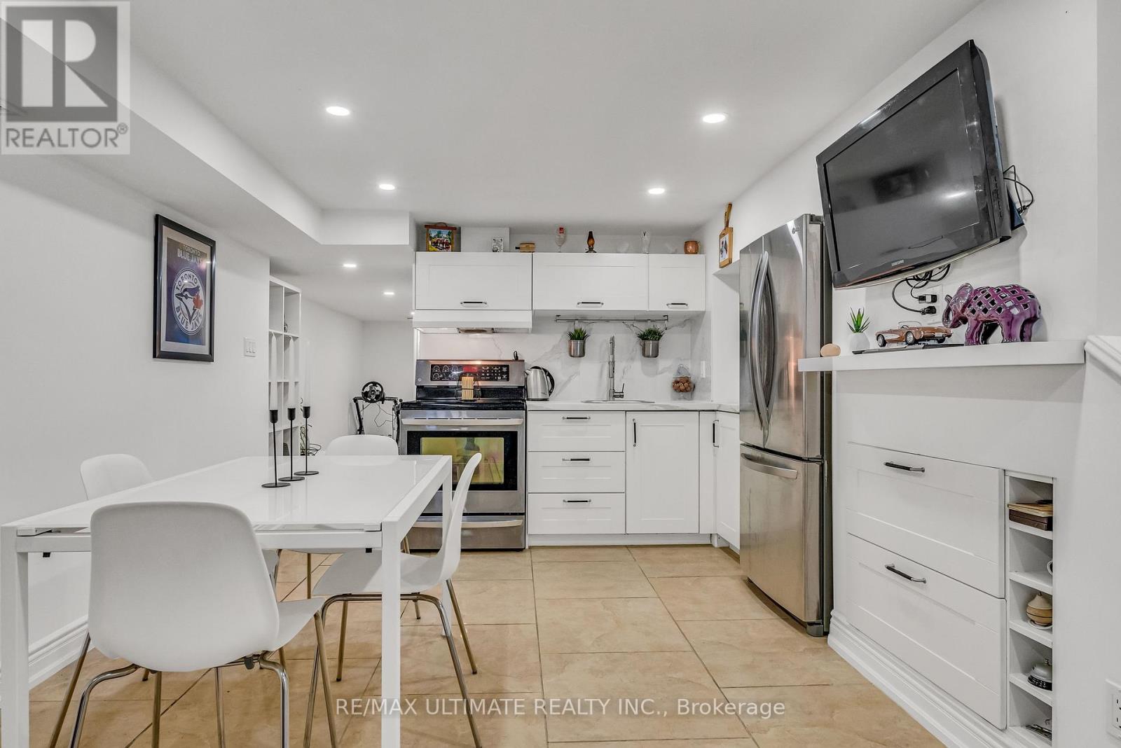 420 Harvie Avenue, Toronto, Ontario  M6E 4L8 - Photo 24 - W12456096