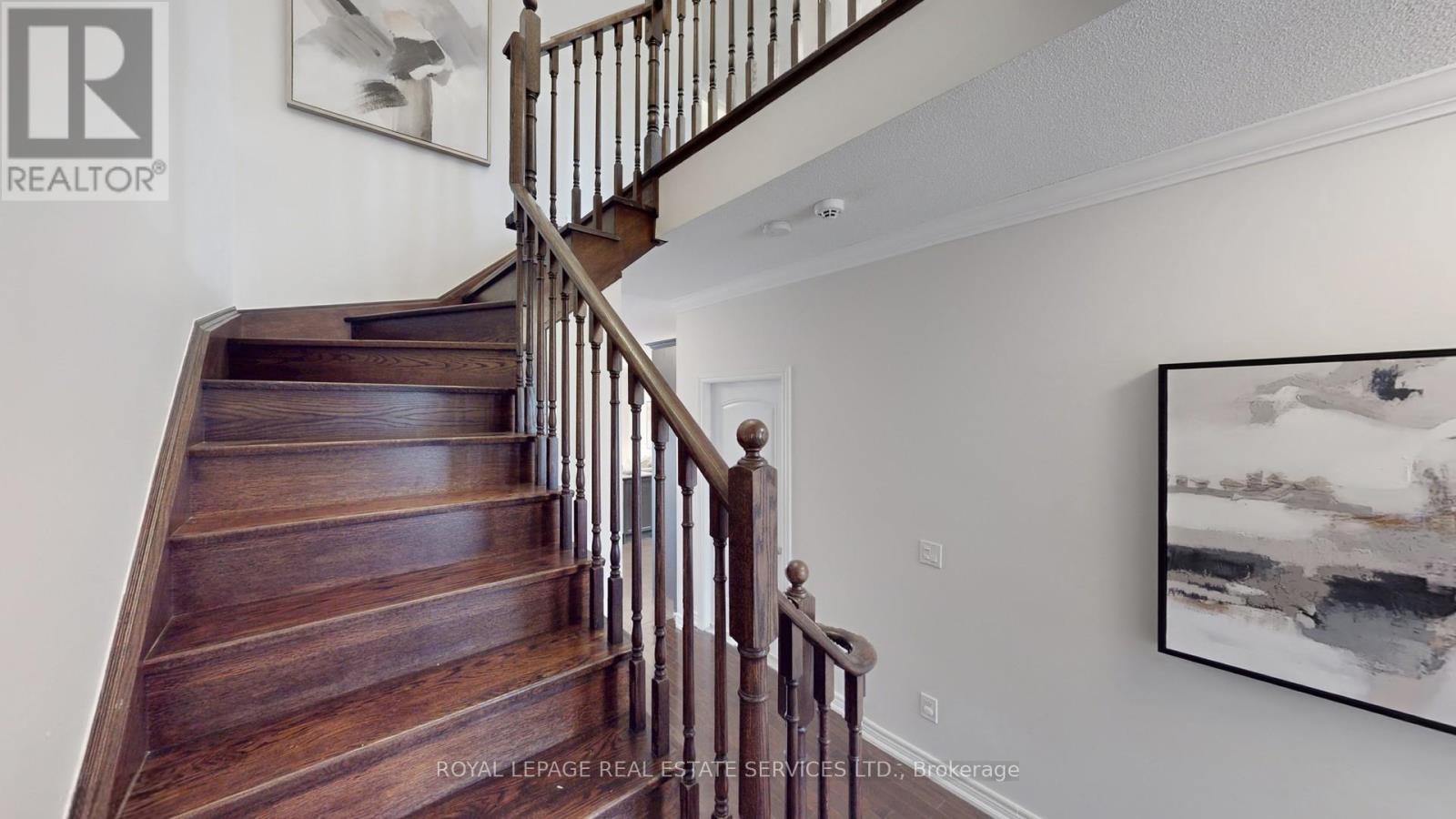828 Miltonbrook Crescent, Milton, Ontario  L9T 7P5 - Photo 10 - W12456104