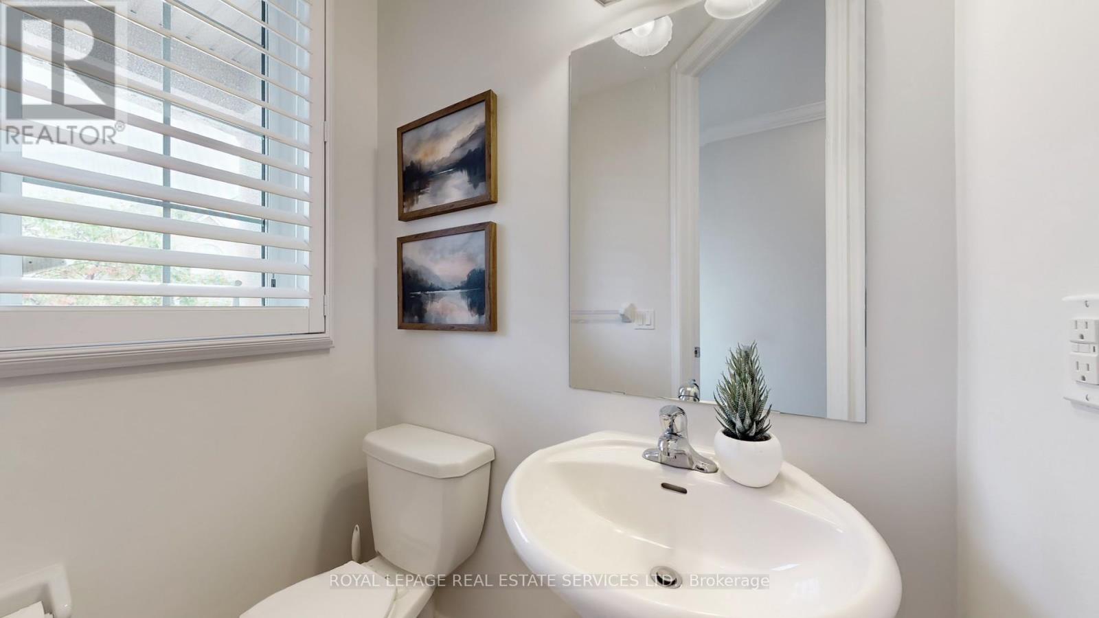 828 Miltonbrook Crescent, Milton, Ontario  L9T 7P5 - Photo 8 - W12456104