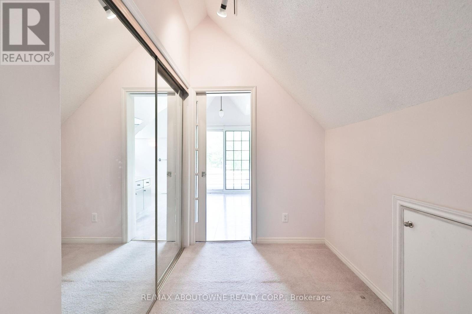 78 West River Street, Oakville, Ontario  L6L 3B5 - Photo 25 - W12456105
