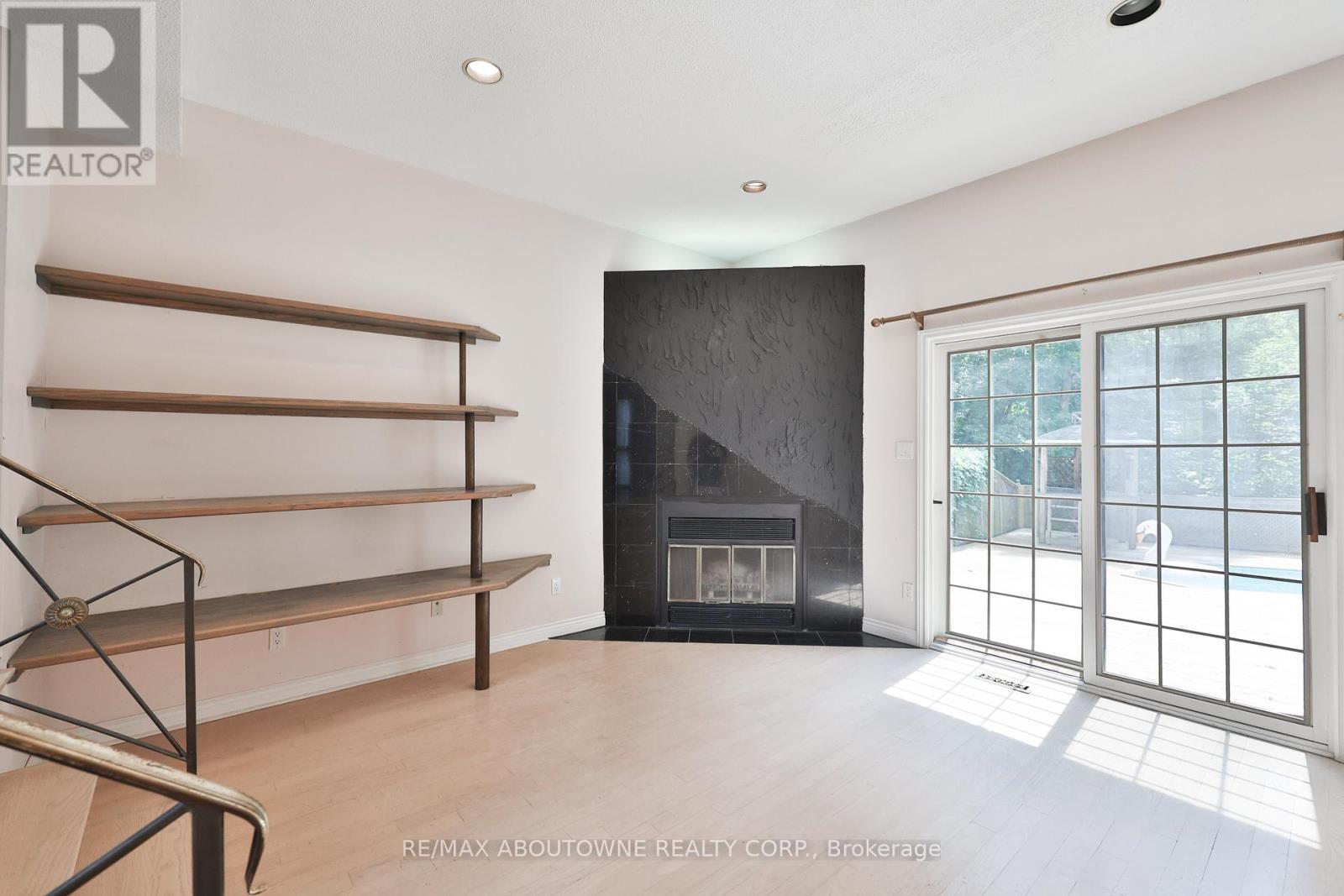 78 West River Street, Oakville, Ontario  L6L 3B5 - Photo 6 - W12456105