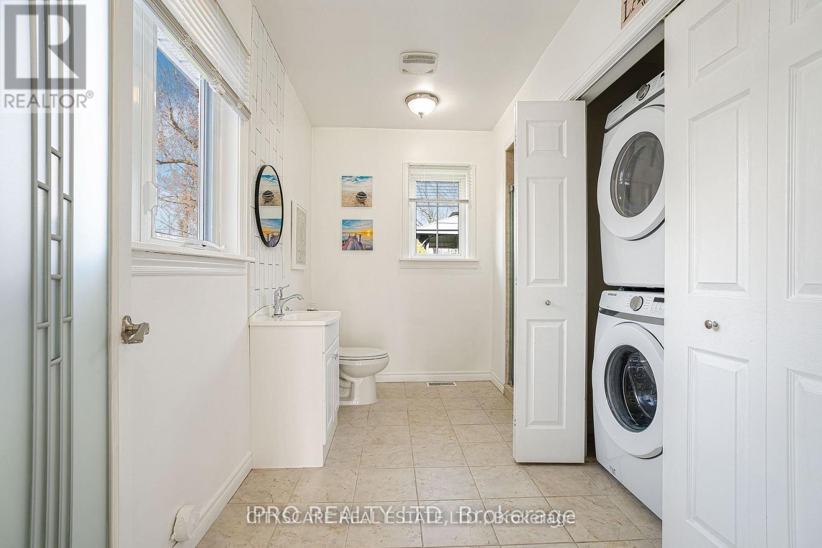 864 Cabot Trail, Milton, Ontario  L9T 3S8 - Photo 10 - W12456119