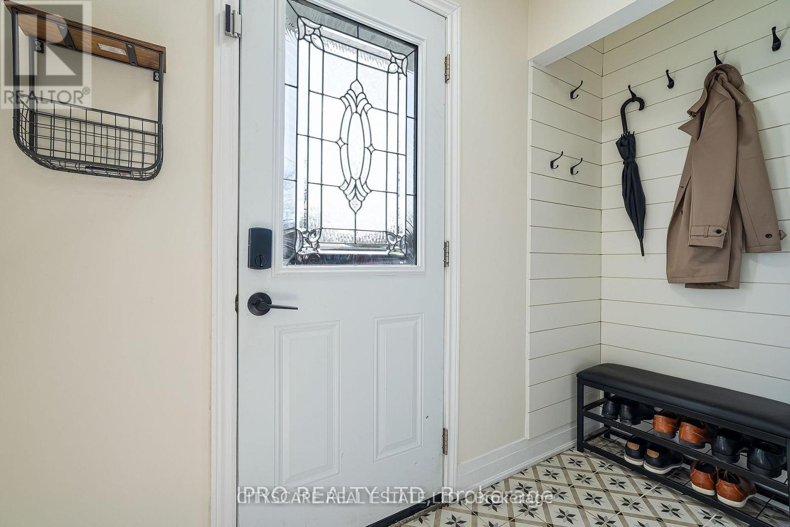 864 Cabot Trail, Milton, Ontario  L9T 3S8 - Photo 4 - W12456119