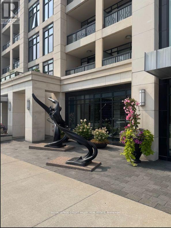 627 - 2 Old Mill Drive, Toronto, Ontario  M6S 0A2 - Photo 7 - W12456122