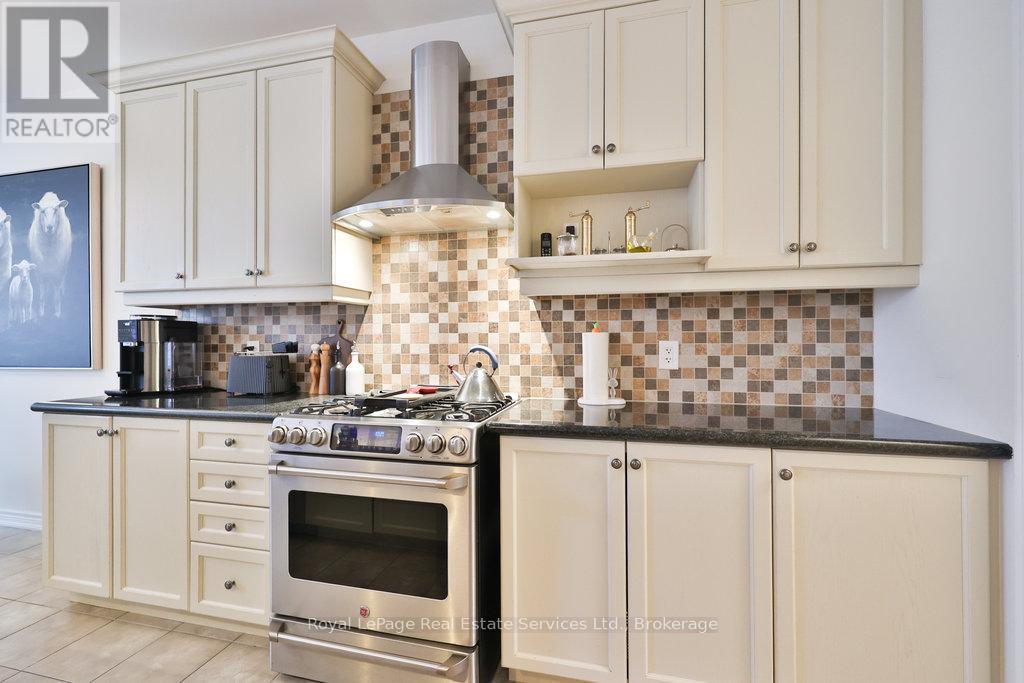 3294 Robert Brown Boulevard, Oakville, Ontario  L6M 0N7 - Photo 12 - W12456218