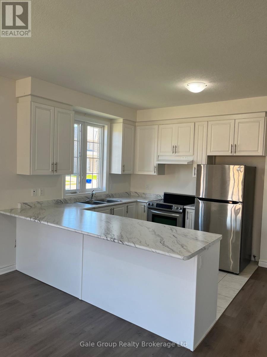 24 Harwood Street, Tillsonburg, Ontario  N4G 0J8 - Photo 14 - X12456278