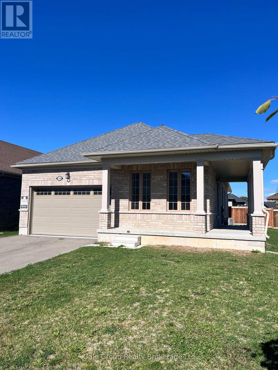 24 Harwood Street, Tillsonburg, Ontario  N4G 0J8 - Photo 2 - X12456278