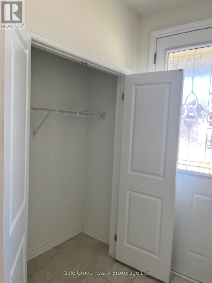 24 Harwood Street, Tillsonburg, Ontario  N4G 0J8 - Photo 7 - X12456278
