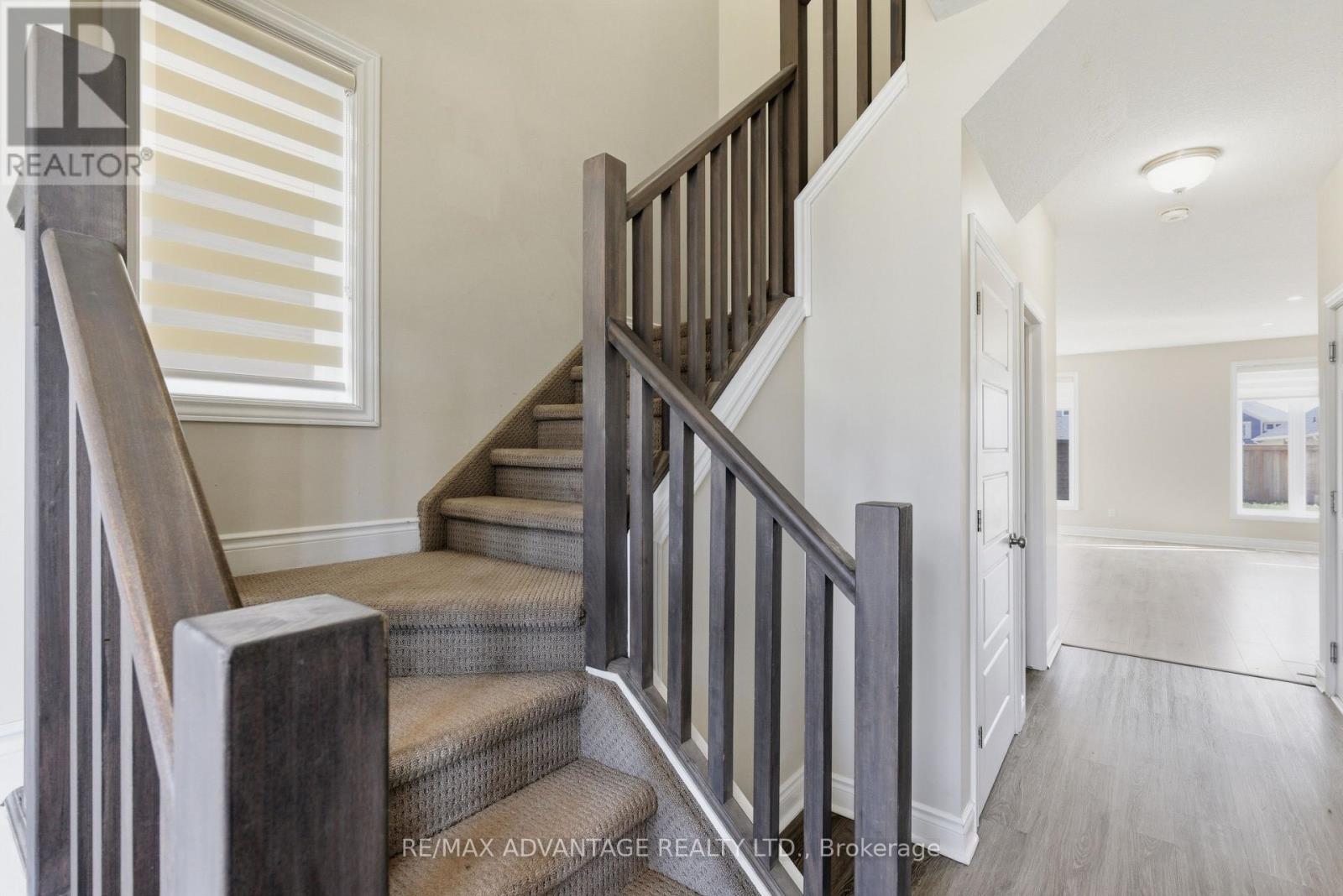 47 Ashberry Place, St. Thomas, Ontario  N5R 0H9 - Photo 2 - X12323879