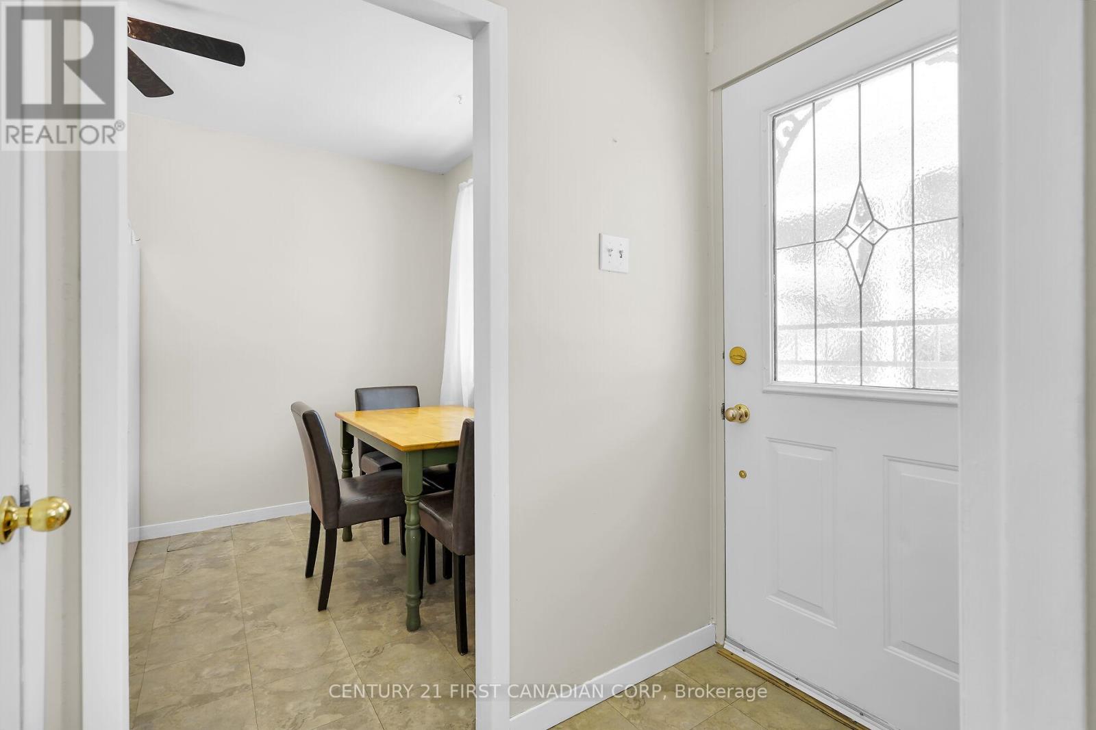 42 Briscoe Street E, London South, Ontario  N6C 1W9 - Photo 7 - X12456101