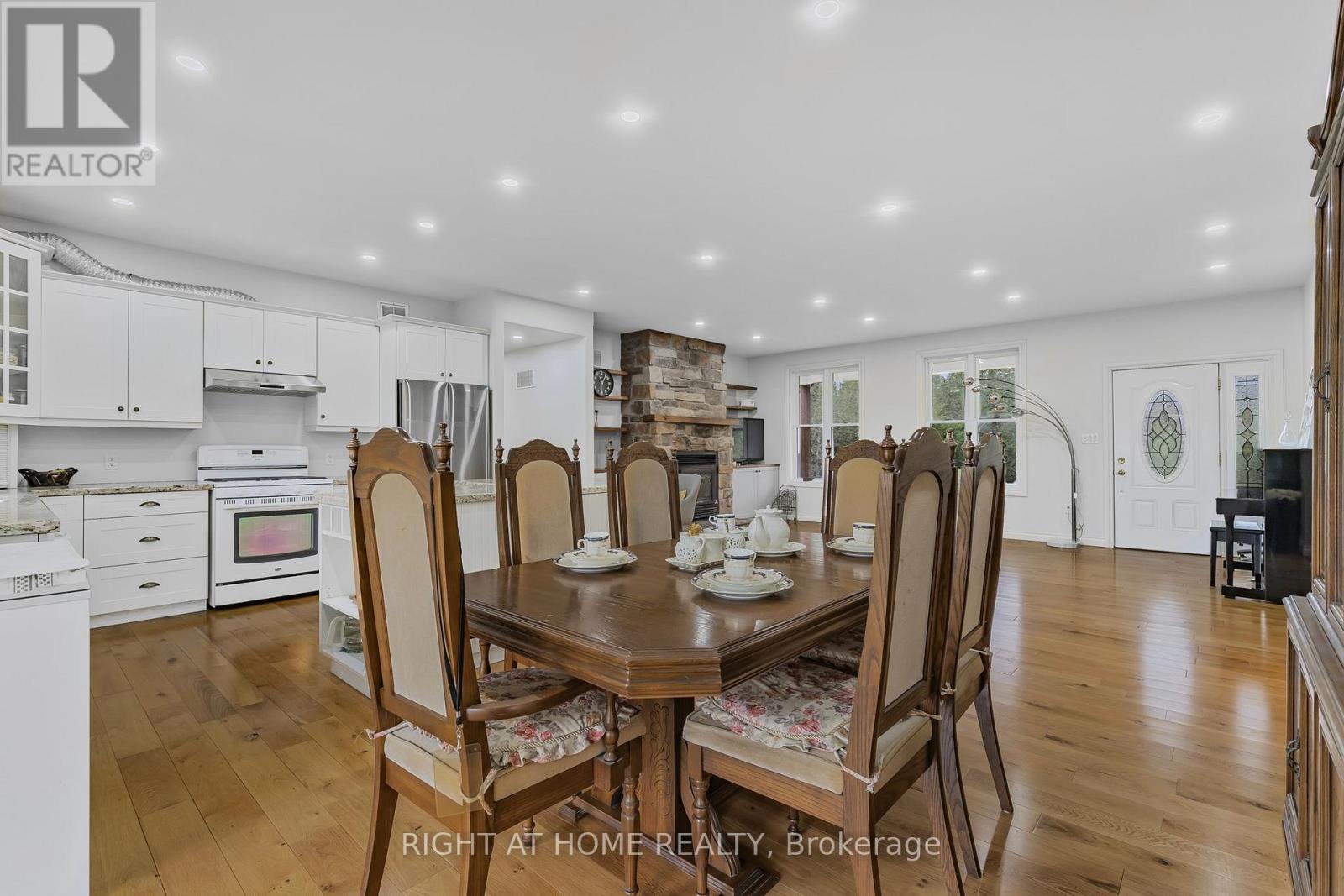 371 Digby Laxton Boundary Road, Kawartha Lakes, Ontario  K0M 2B0 - Photo 10 - X12456064