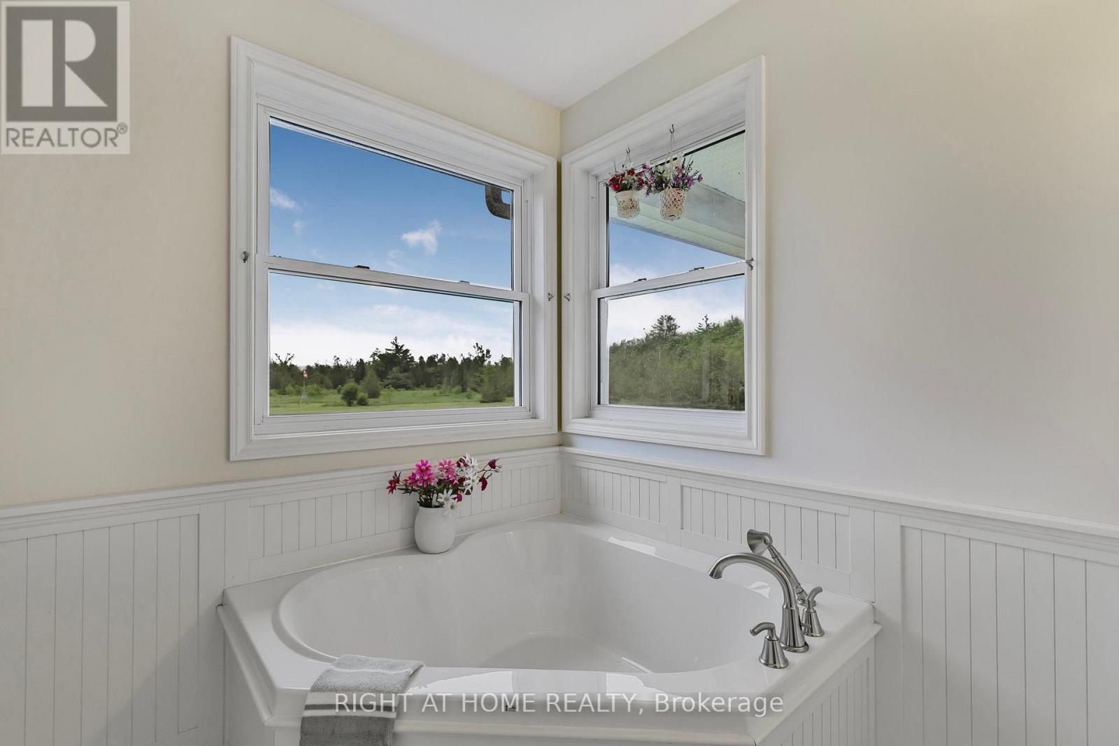 371 Digby Laxton Boundary Road, Kawartha Lakes, Ontario  K0M 2B0 - Photo 17 - X12456064