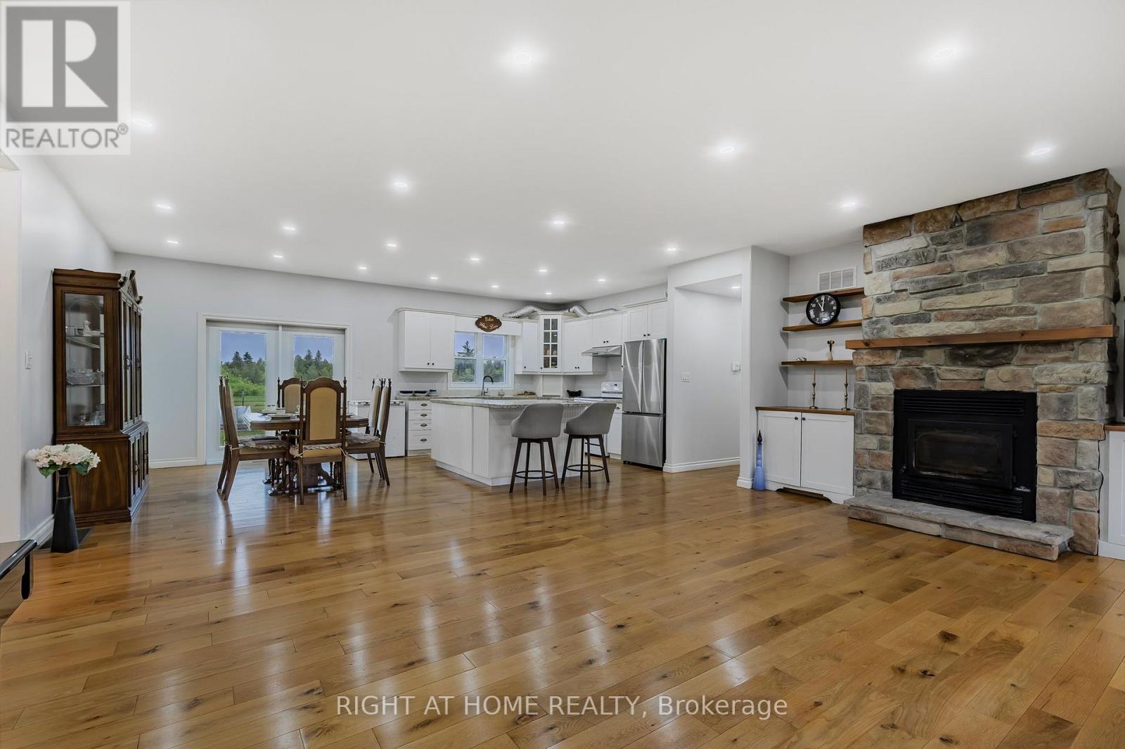 371 Digby Laxton Boundary Road, Kawartha Lakes, Ontario  K0M 2B0 - Photo 4 - X12456064