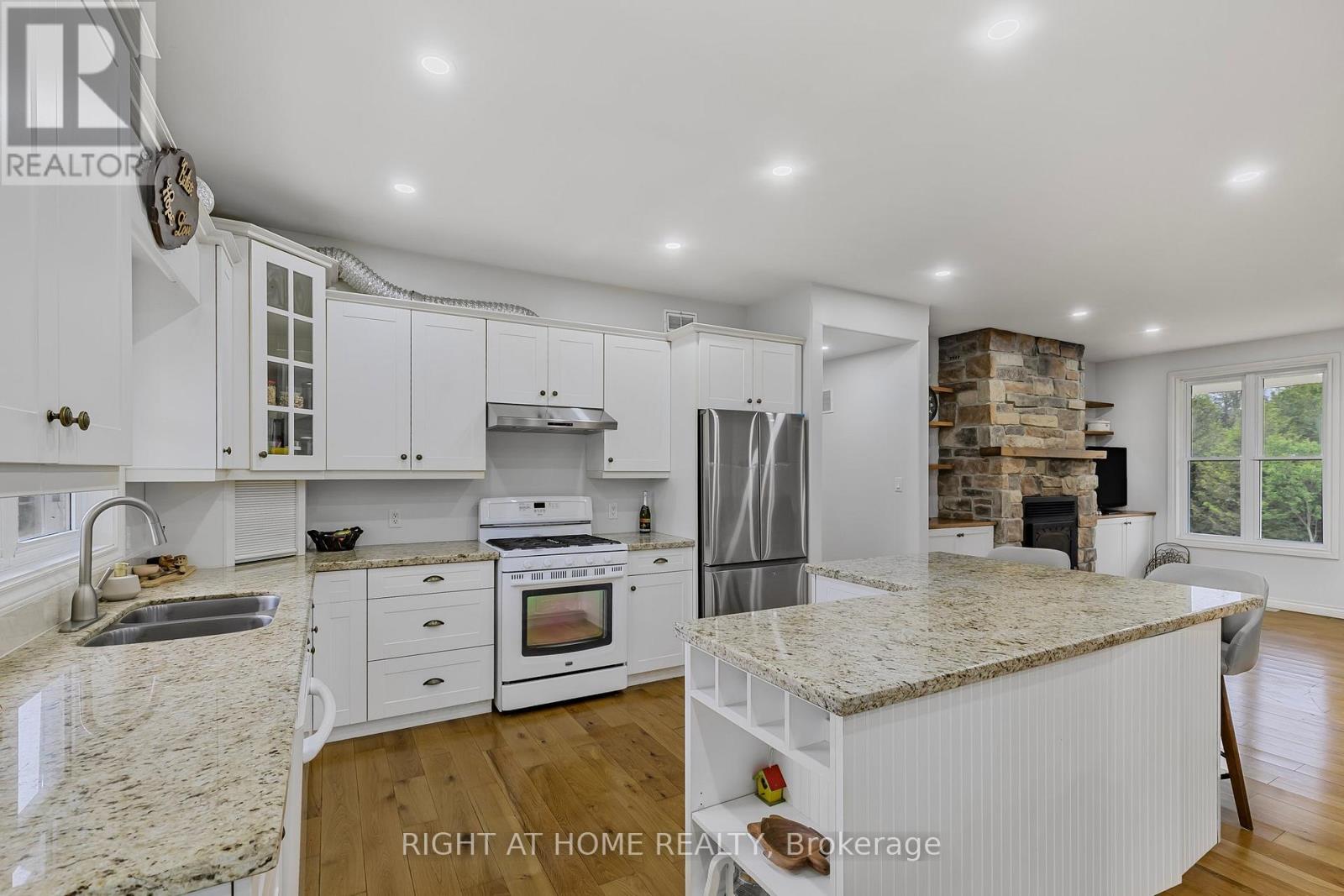 371 Digby Laxton Boundary Road, Kawartha Lakes, Ontario  K0M 2B0 - Photo 8 - X12456064
