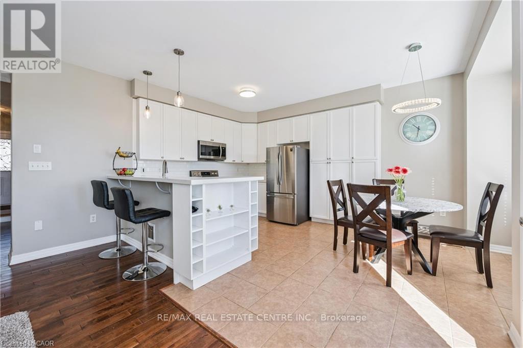 88 Fletcher Circle, Waterloo, Ontario  N3C 0B6 - Photo 13 - X12456084