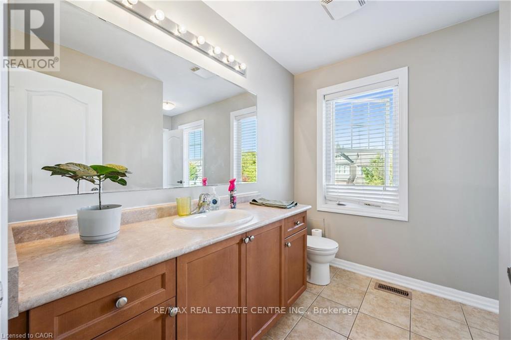 88 Fletcher Circle, Waterloo, Ontario  N3C 0B6 - Photo 23 - X12456084