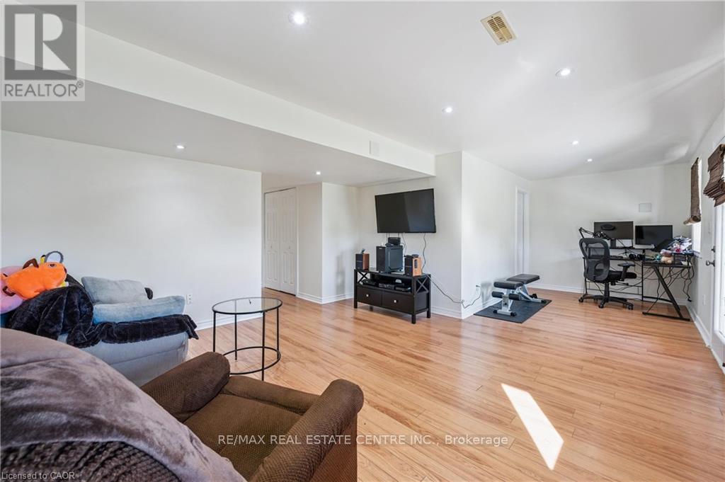 88 Fletcher Circle, Waterloo, Ontario  N3C 0B6 - Photo 29 - X12456084